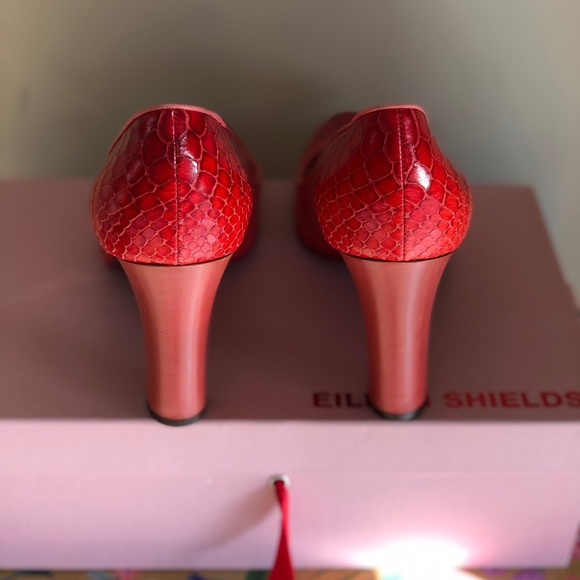 NIB Eileen Shields Authentic Red Snake pump. - Picture 4 of 7